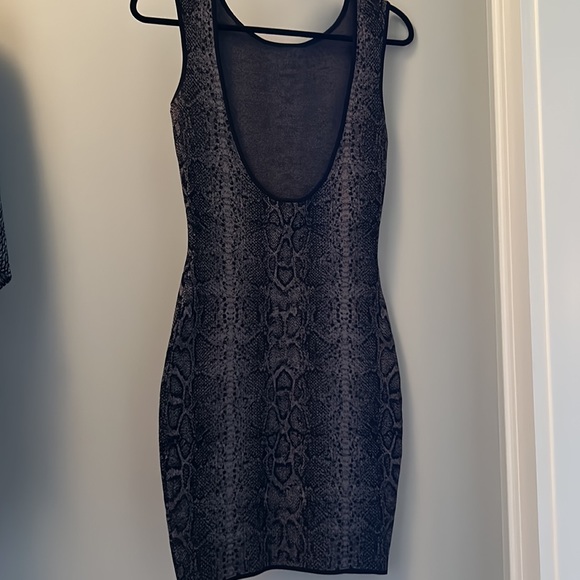 Guess by Marciano Backless Dress Snake Skin Like Pattern Size S - Picture 2 of 4